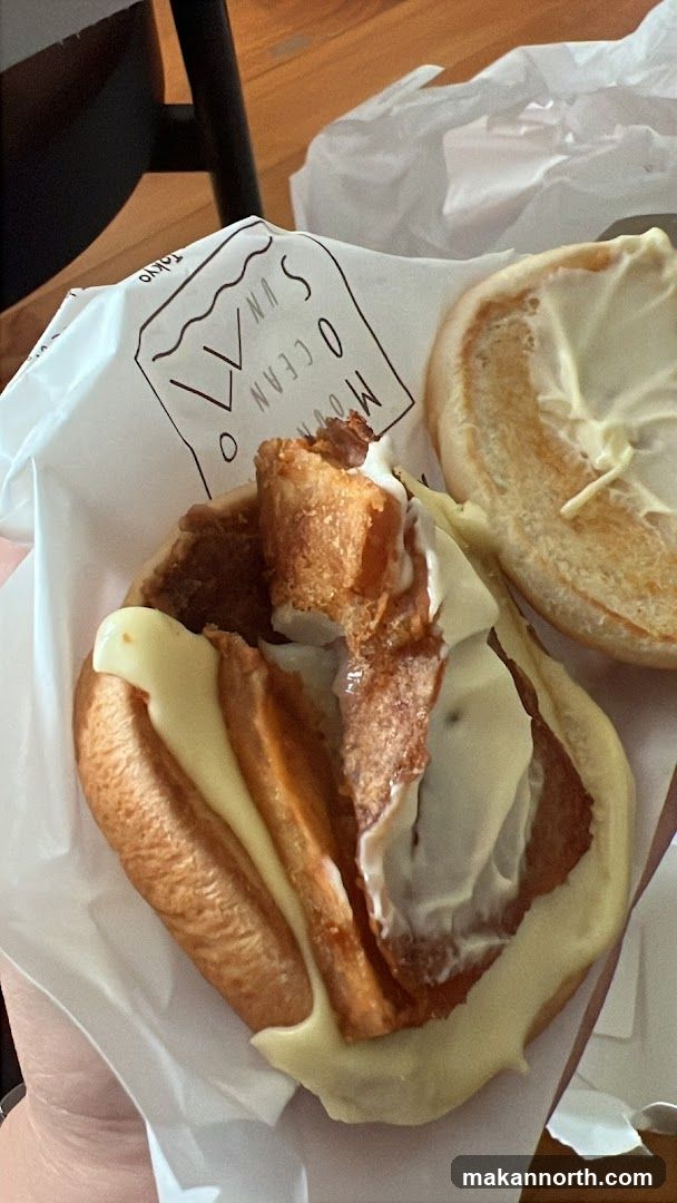 Sandwich with Bacon and Cheese