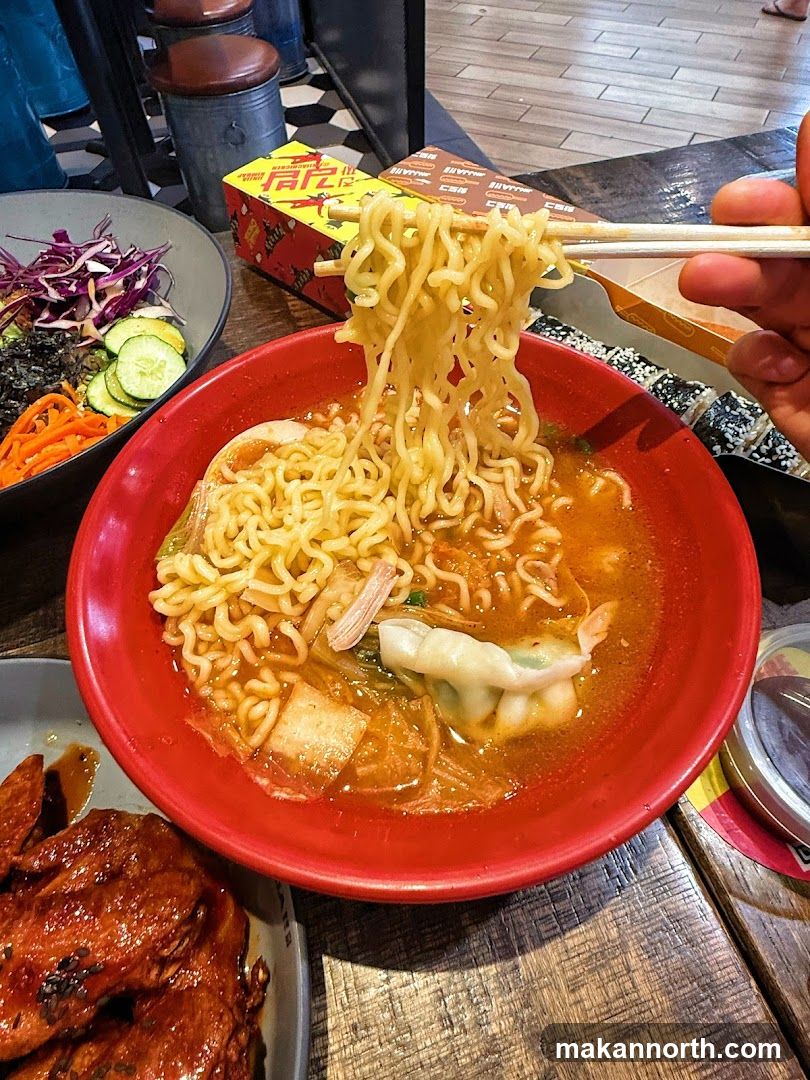 Noodle Soup with Side Dishes