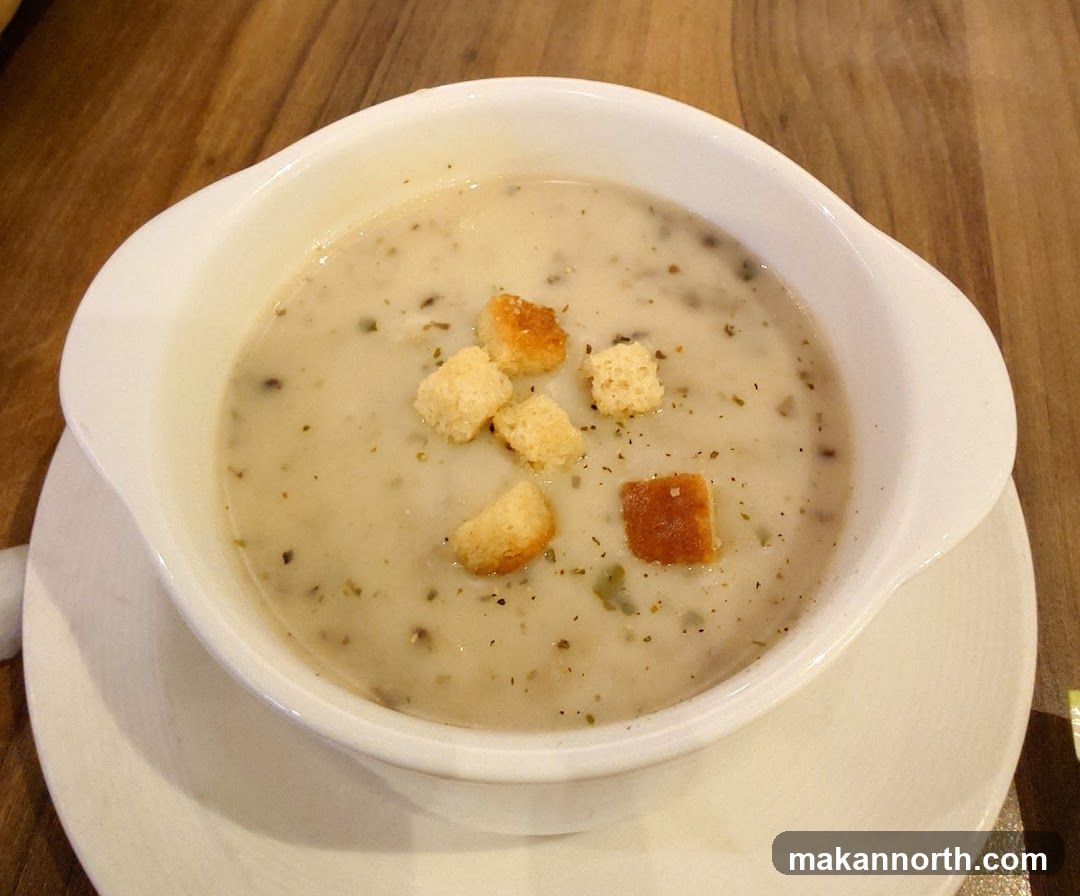 Creamy Mushroom Soup with Croutons