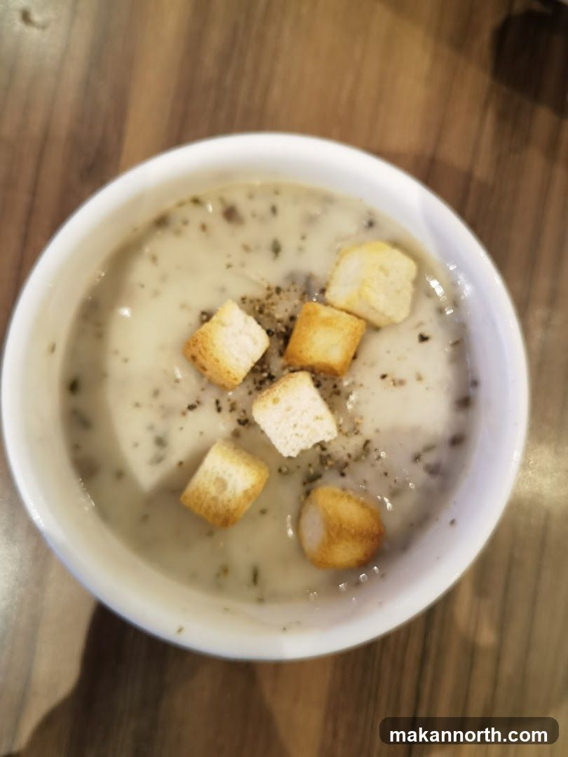 Creamy Mushroom Soup with Croutons