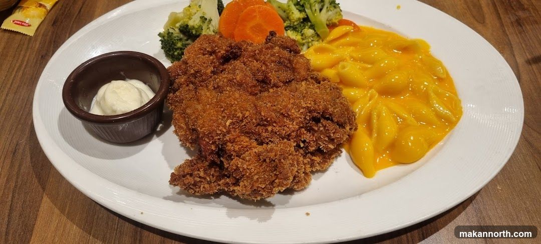 Fried Chicken with Mac and Cheese