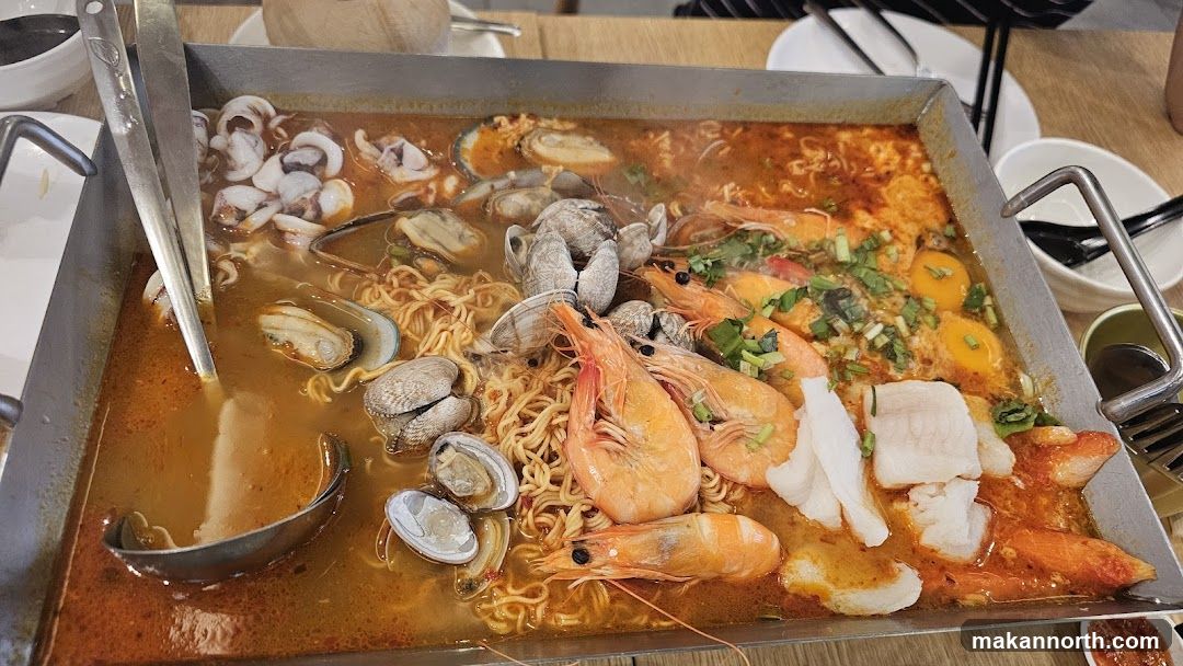 Seafood Noodle Hot Pot