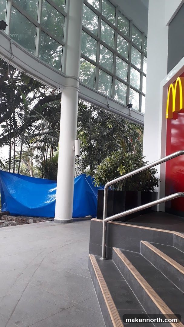 McDonald's Entrance
