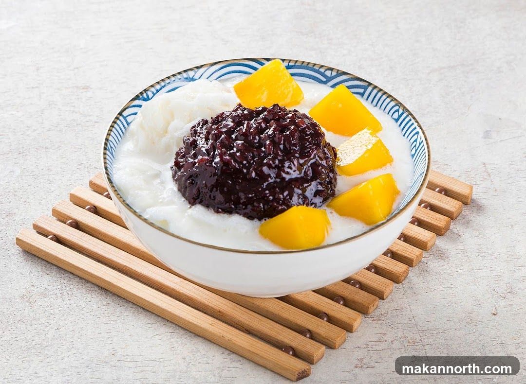 Black Rice and Mango Dessert