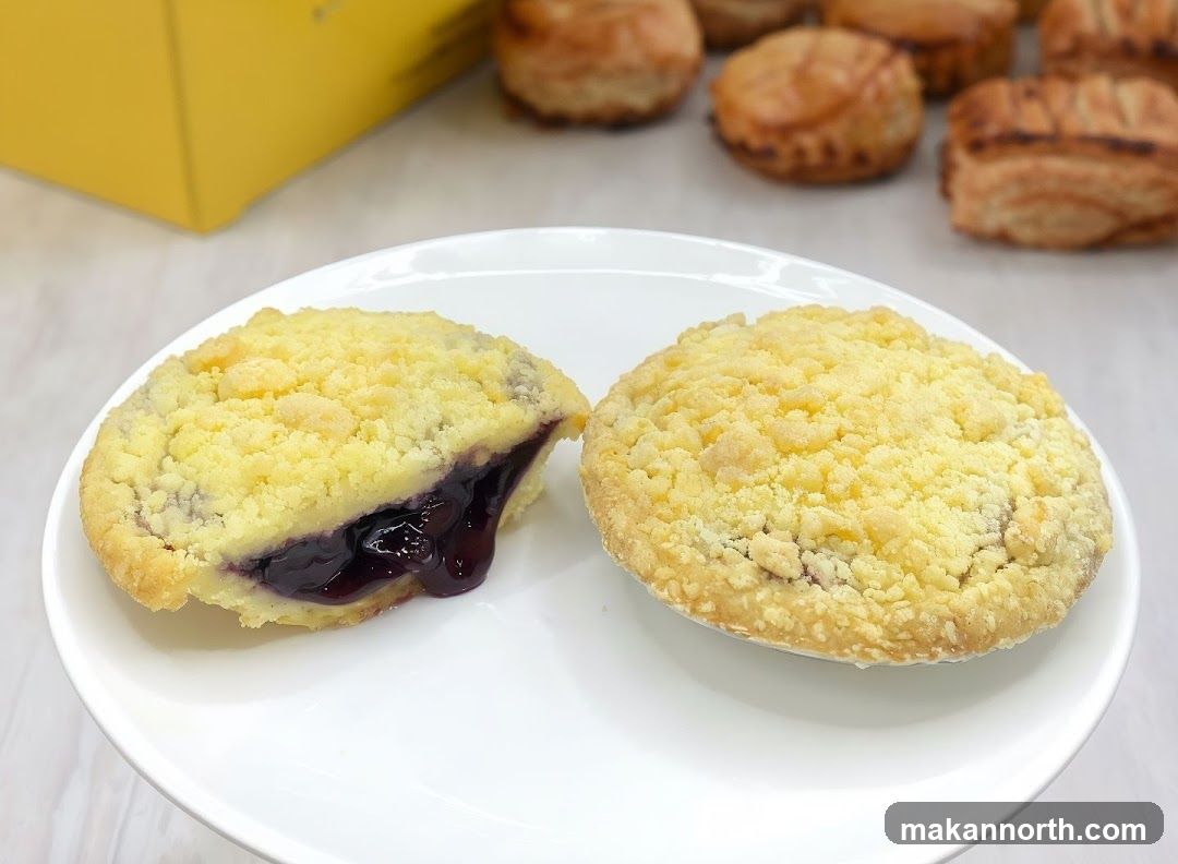 Blueberry Crumble Pies
