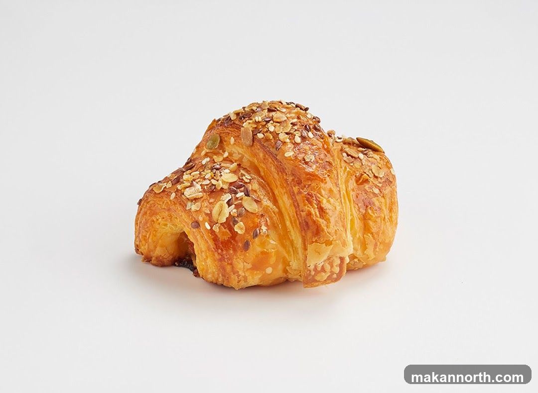 Croissant with Seeds