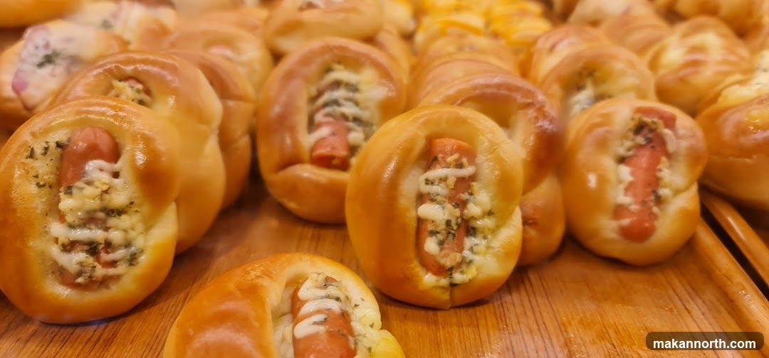 Sausage and Cheese Buns