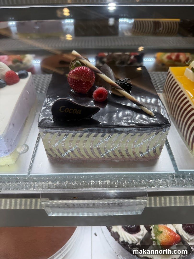 Chocolate Cake with Berries