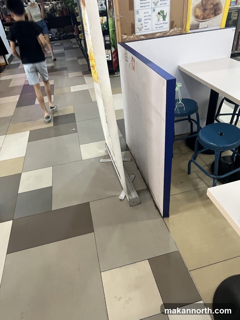 Food stall with seating area