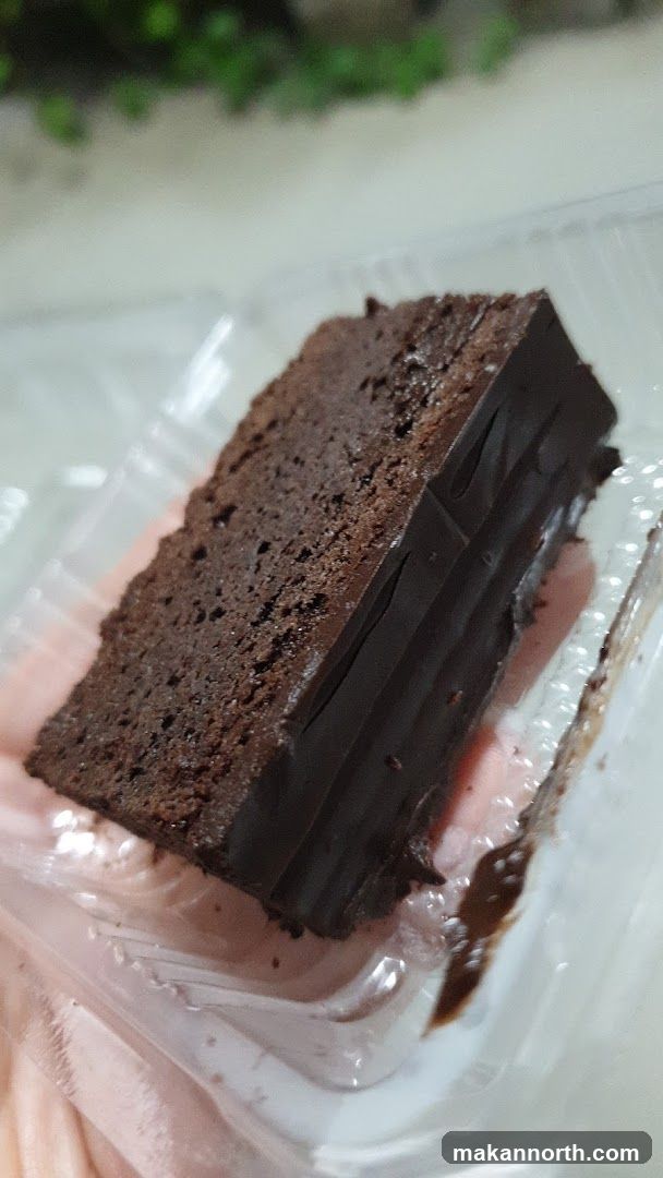 Chocolate Cake Slice