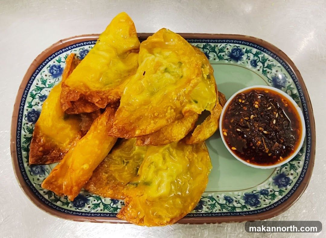 Fried Wontons with Dipping Sauce