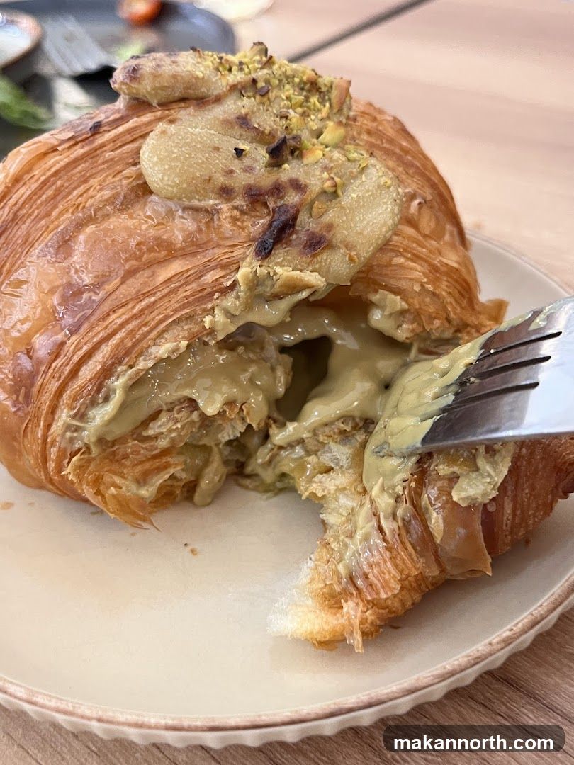 Pistachio Croissant