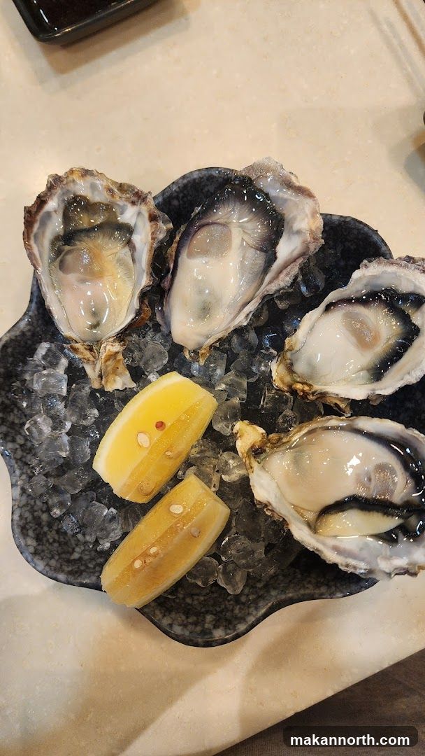 Oysters with Lemon