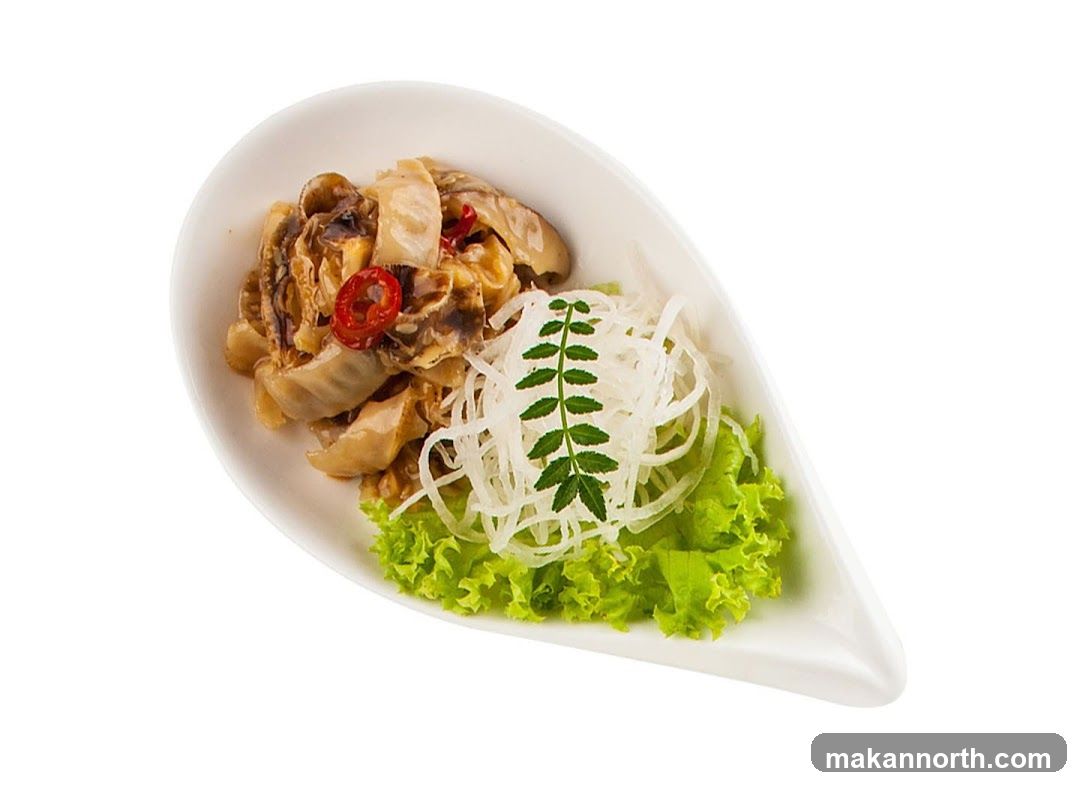 Appetizer with Shredded Radish and Lettuce