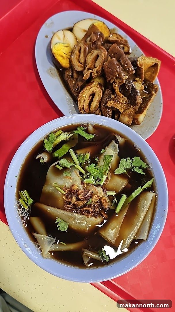 Braised Intestines and Eggs with Noodles