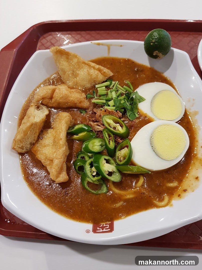 Noodle dish with toppings