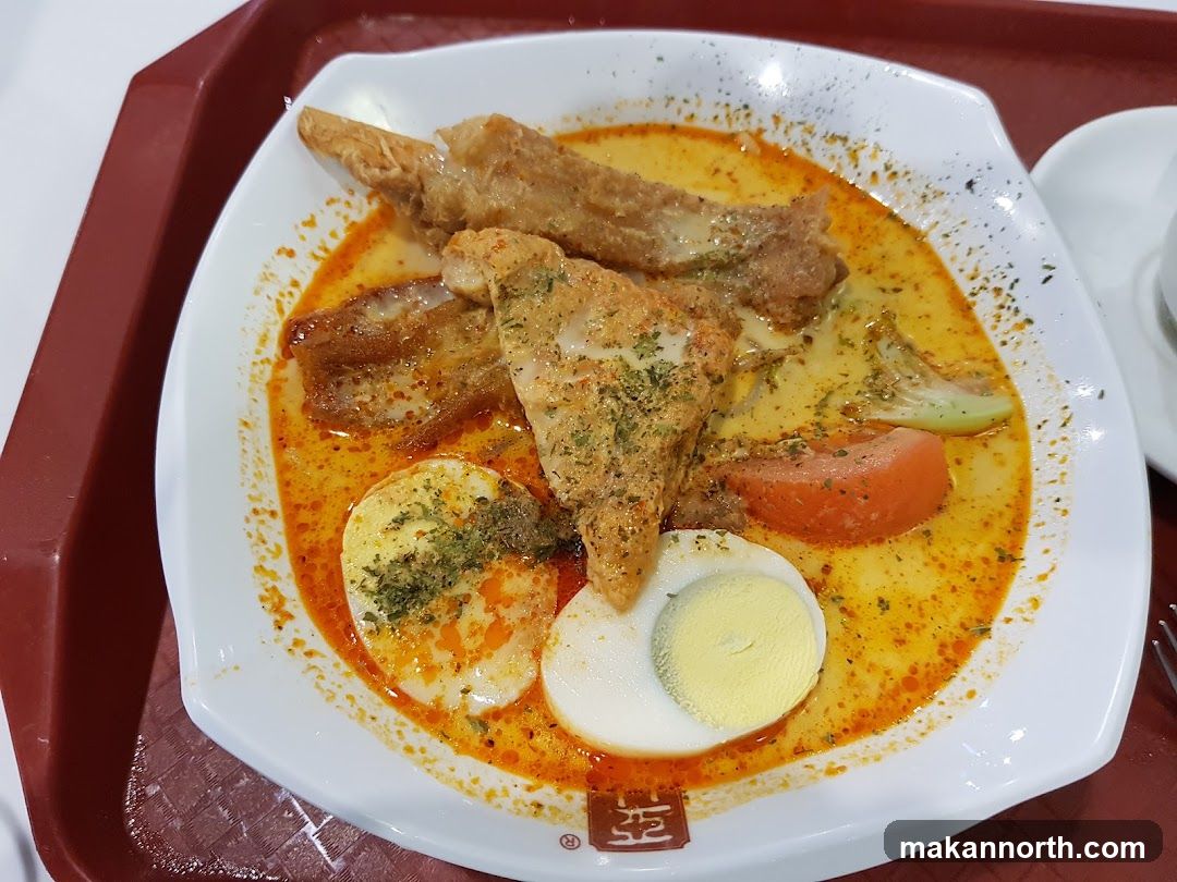 Laksa with Egg and Fish Cake