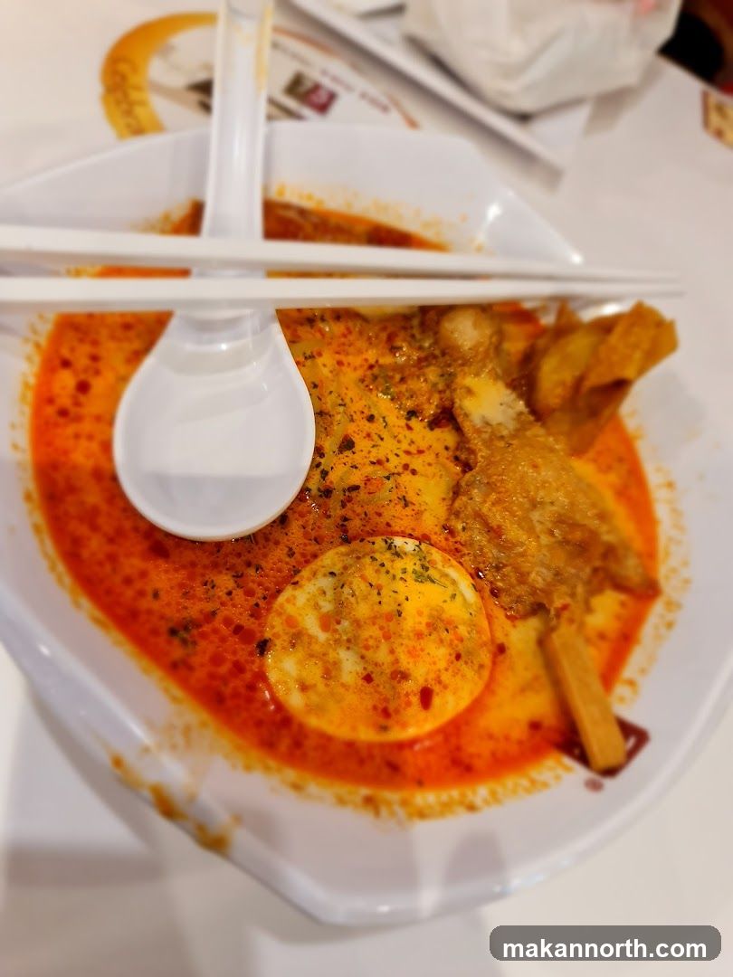 Laksa with Egg and Fried Wonton