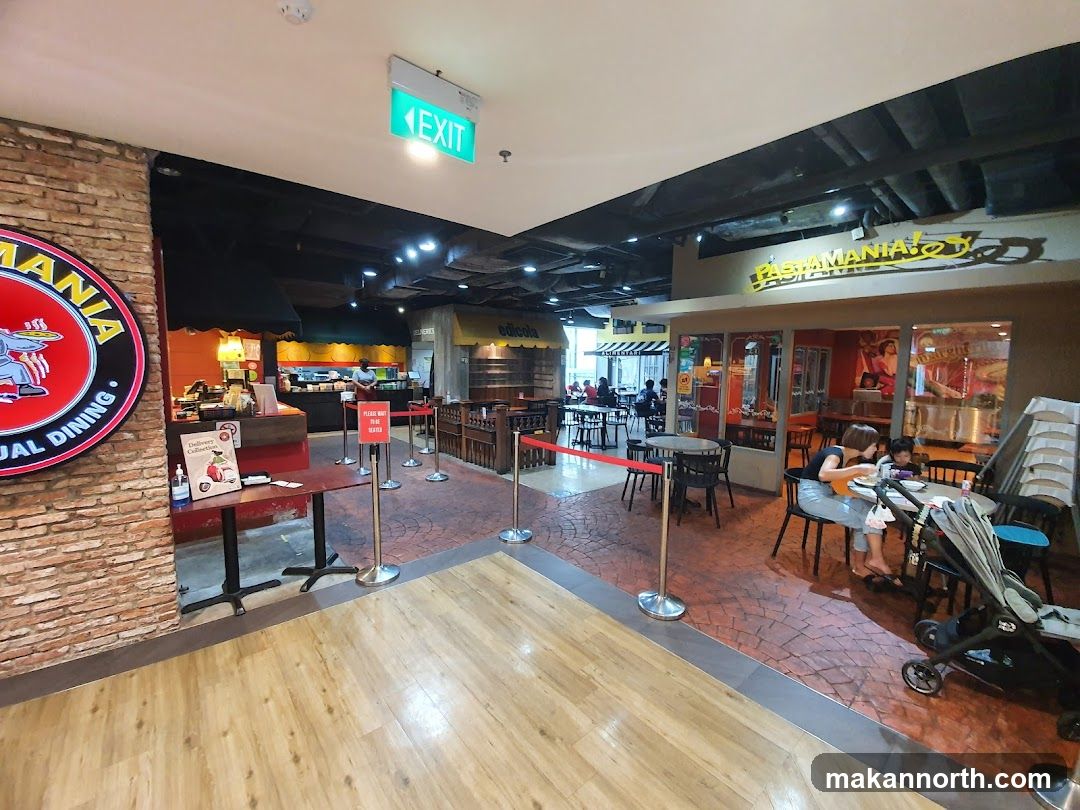 PastaMania Restaurant Interior