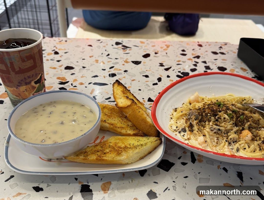 Creamy Pasta with Garlic Bread and Soup