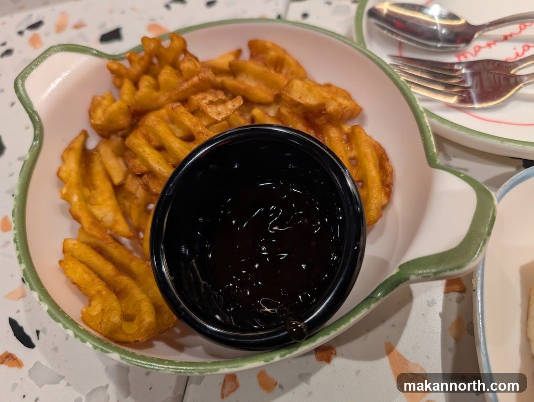 Waffle Fries with Dipping Sauce