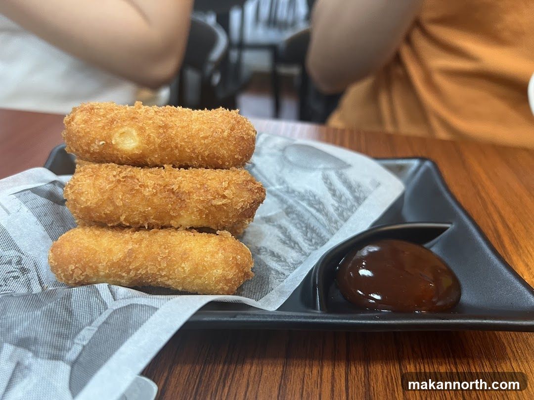 Fried Cheese Sticks with Dipping Sauce