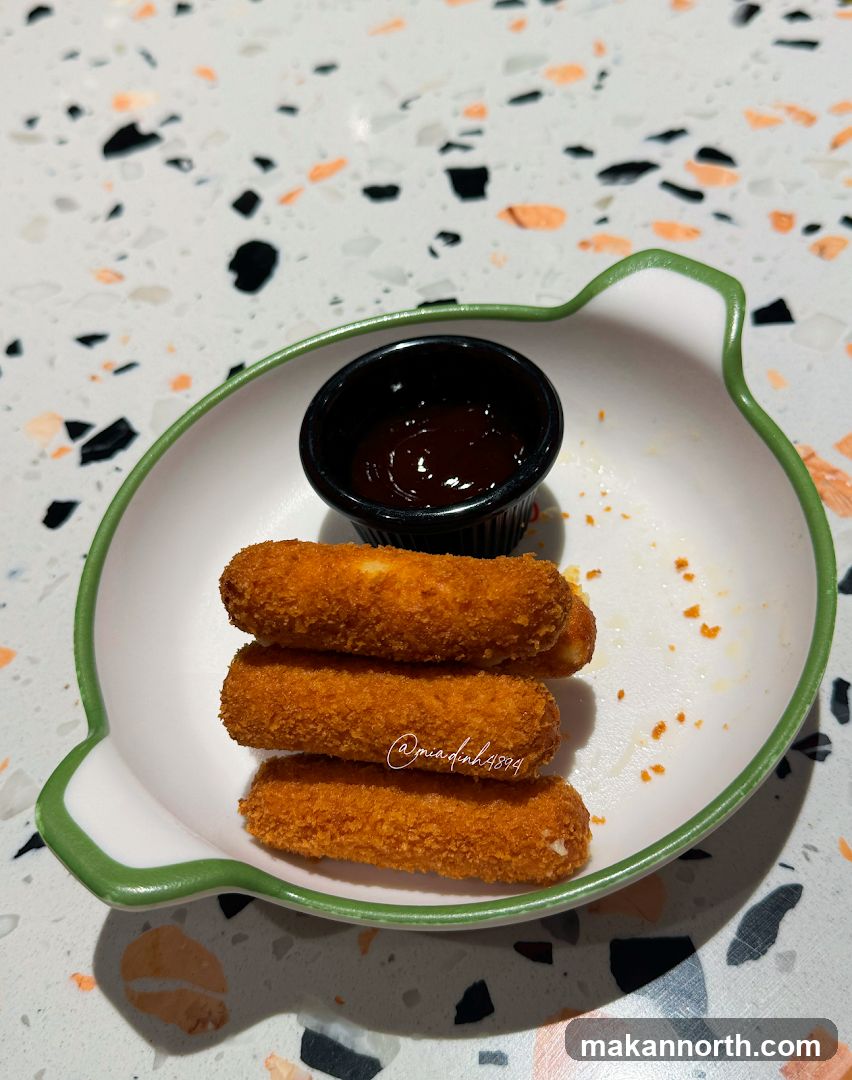 Mozzarella Sticks with Dipping Sauce