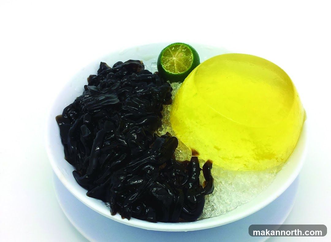 Grass Jelly Dessert with Jelly and Lime