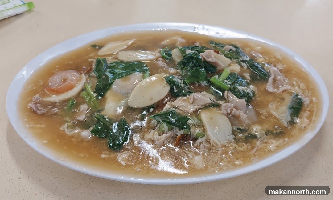 Noodles with Gravy and Vegetables