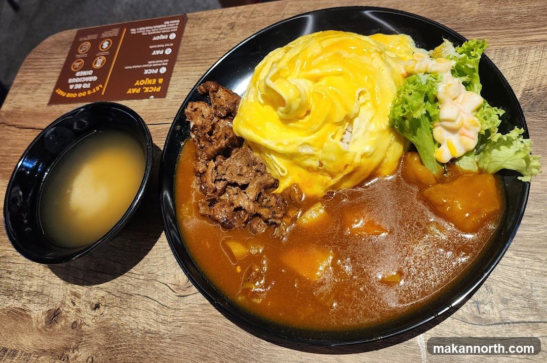 Omurice with Beef and Curry
