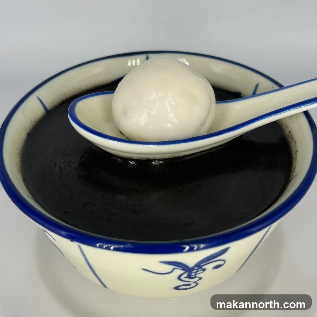 Black Sesame Soup with Tangyuan
