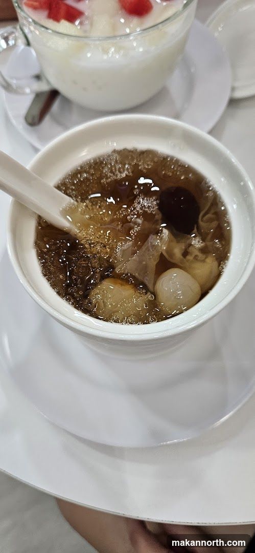 Dessert with Fruits and Jelly