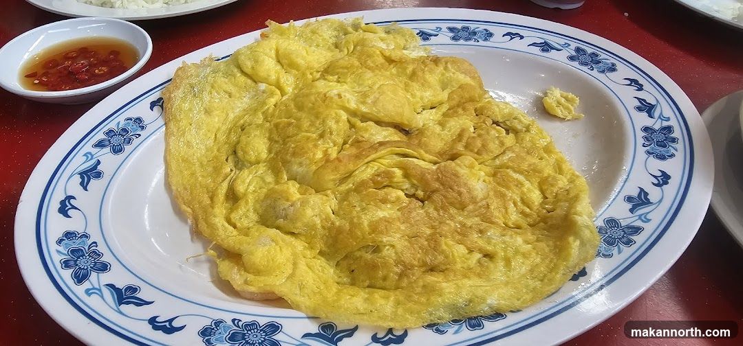 Omelet with Chili Sauce