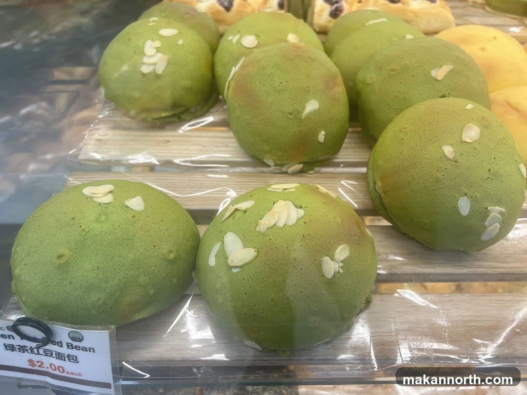 Green Buns with Almond Slices