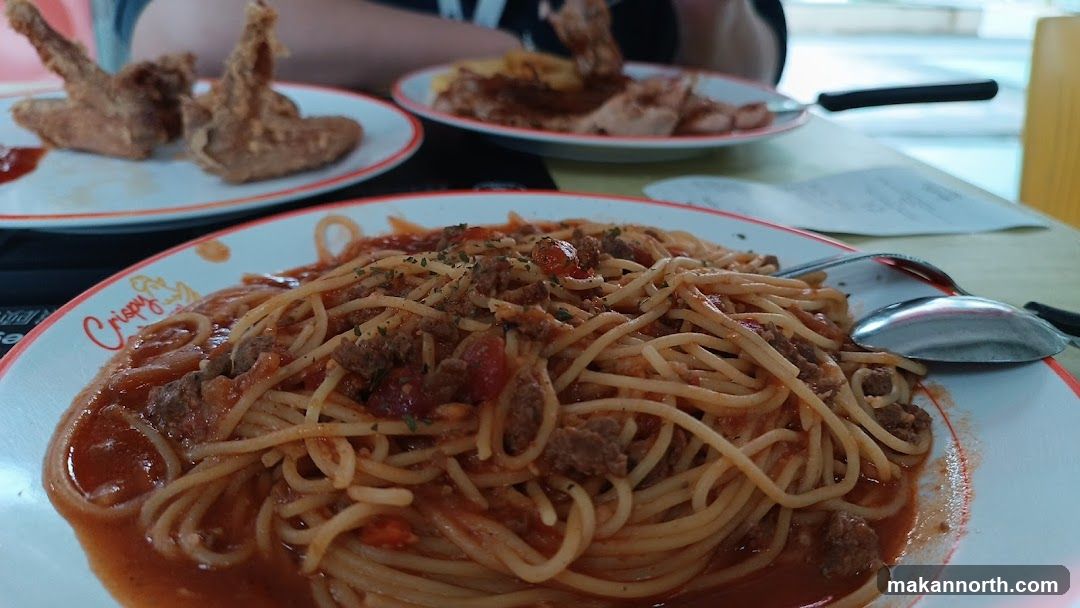Spaghetti and Fried Chicken Wings