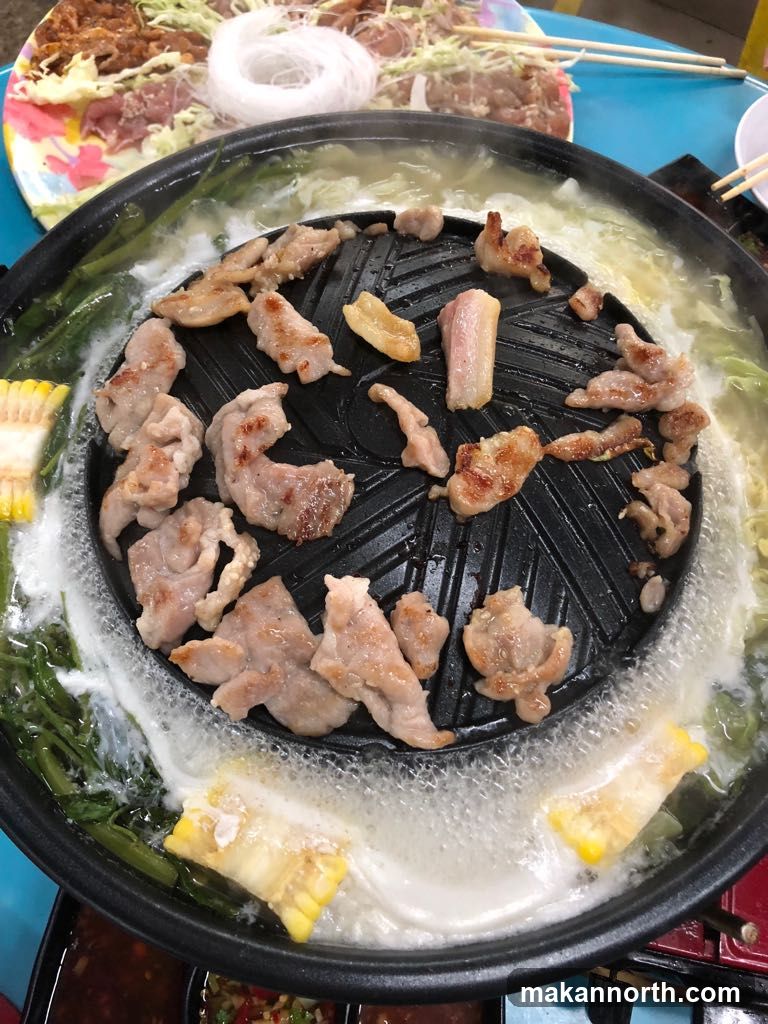 Thai Mookata