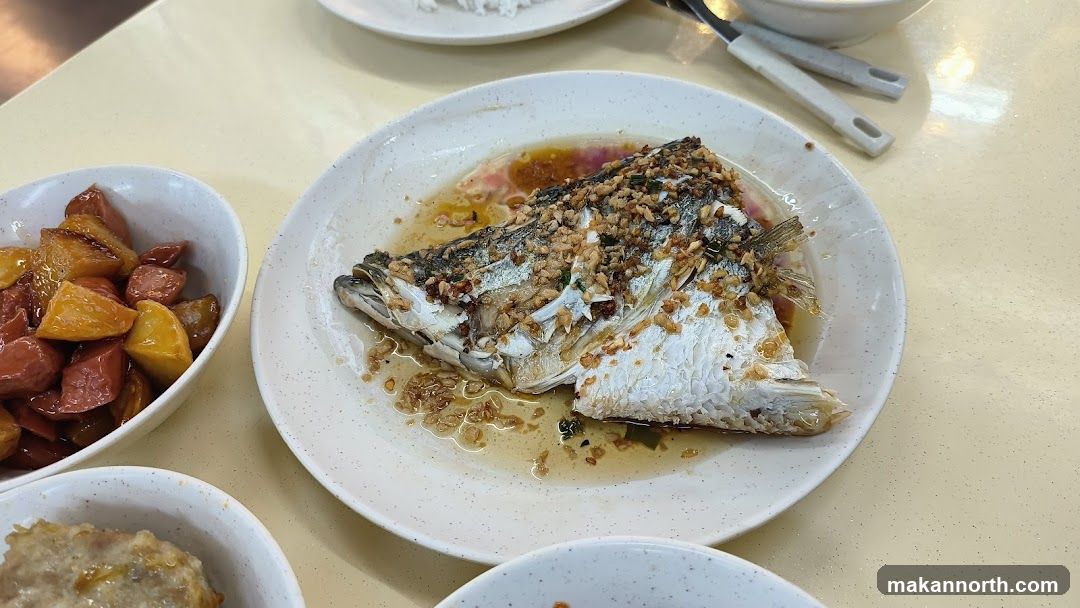 Steamed Fish Head with Garlic