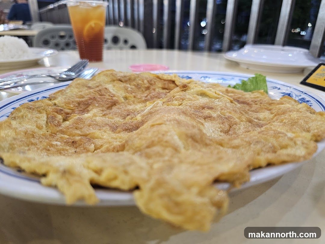 Omelette with Rice and Tea