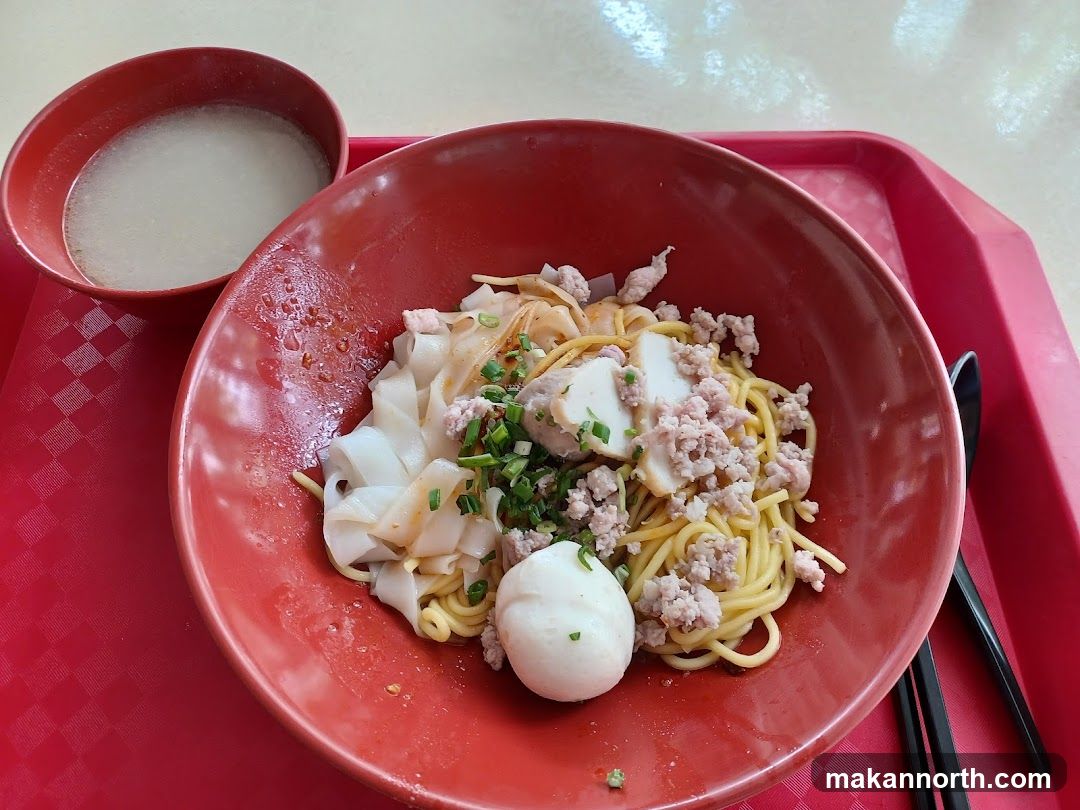 Noodles with Minced Meat and Fish Cake