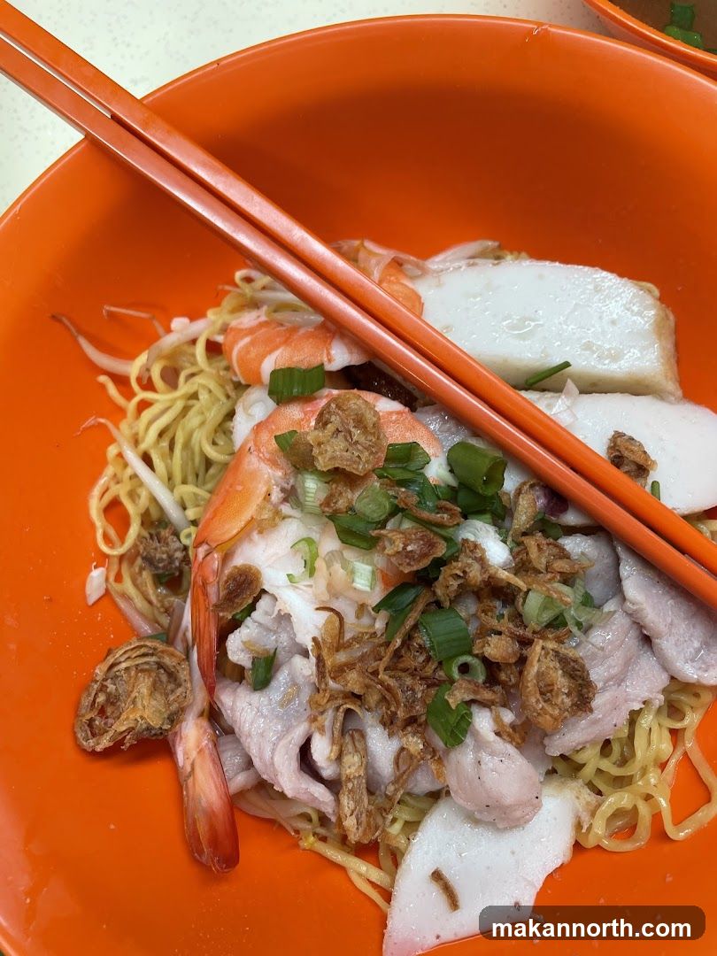Noodle Dish with Shrimp and Fish Cake