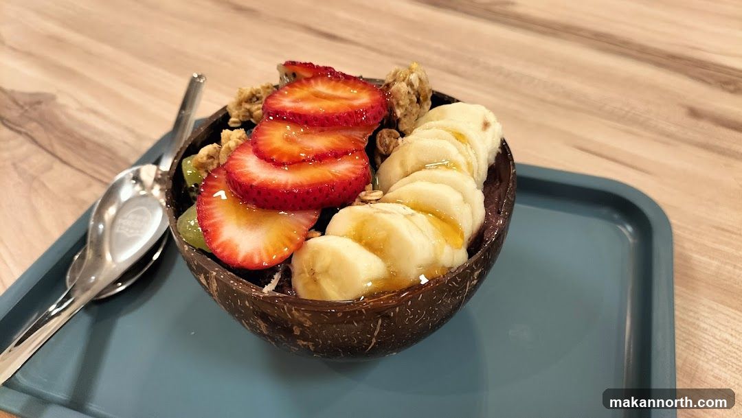 Acai Bowl with Fruit and Granola
