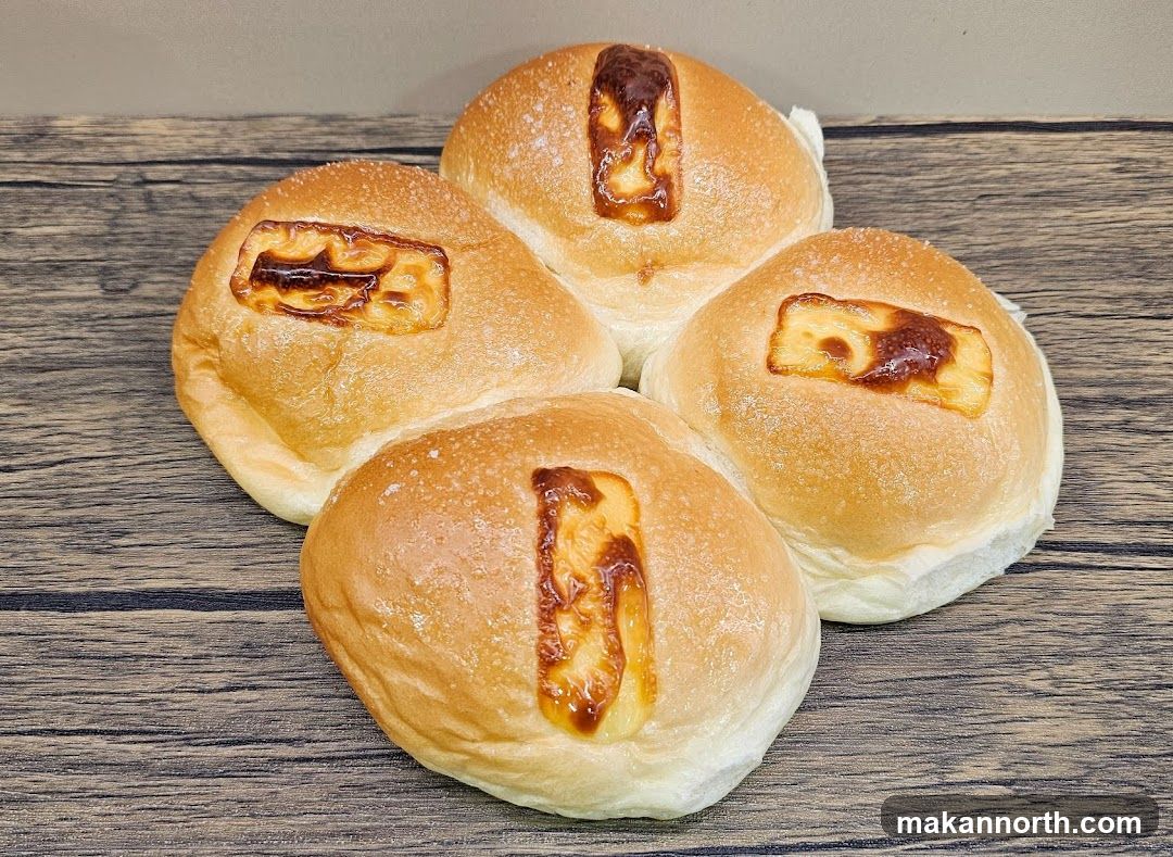 Four Cheese Buns