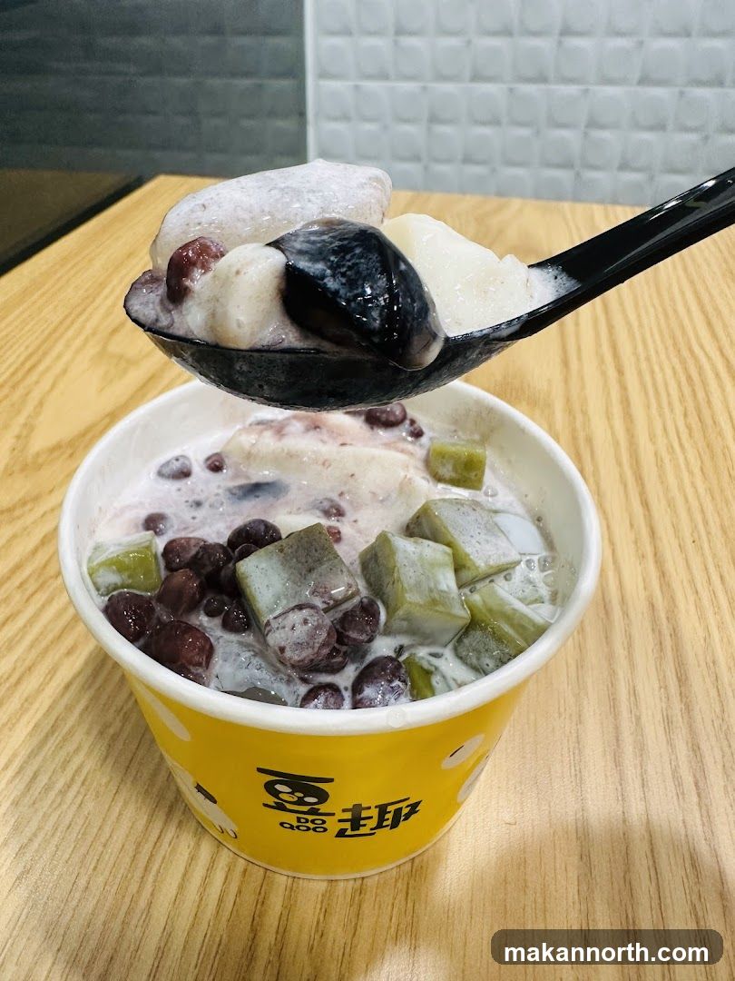 Dessert with Red Beans and Grass Jelly