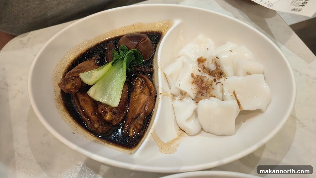 Braised Chicken Wings and Rice Noodles