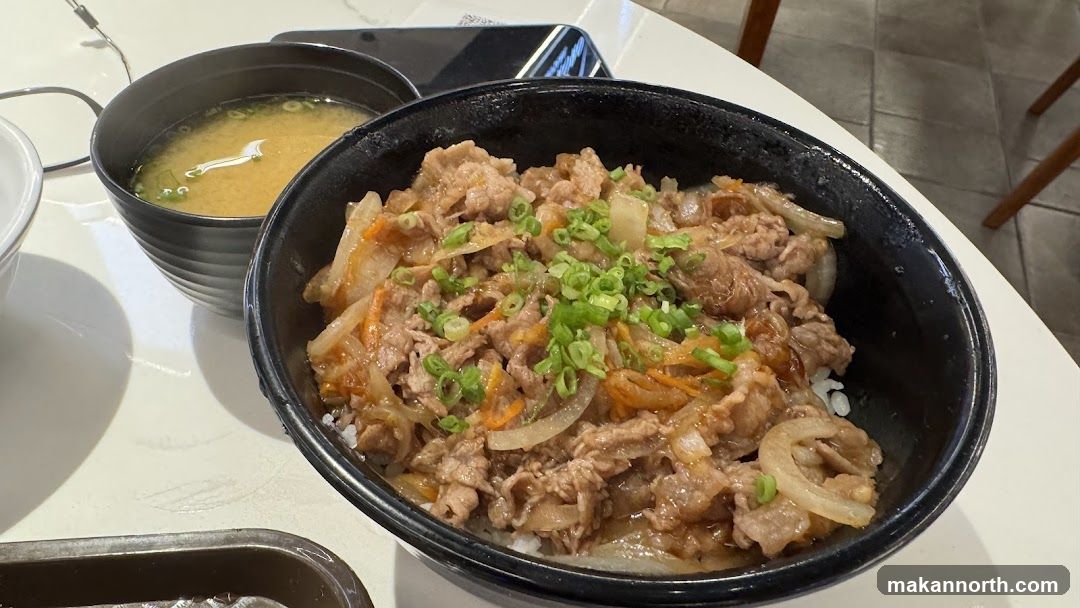 Beef bowl with miso soup