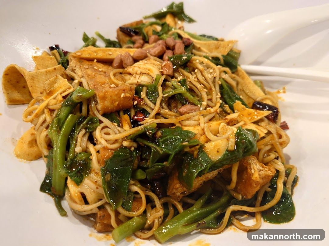 Noodle Dish with Tofu and Vegetables