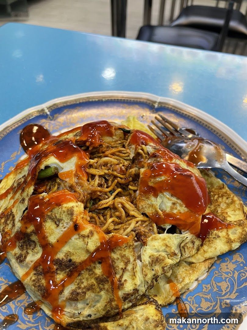 Noodles with Omelette and Sauce
