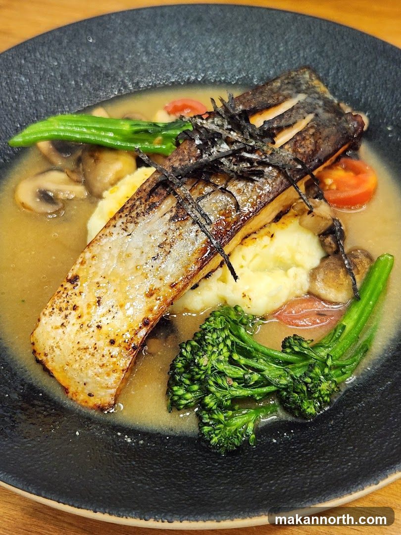 Pan-Seared Salmon with Mashed Potatoes and Vegetables
