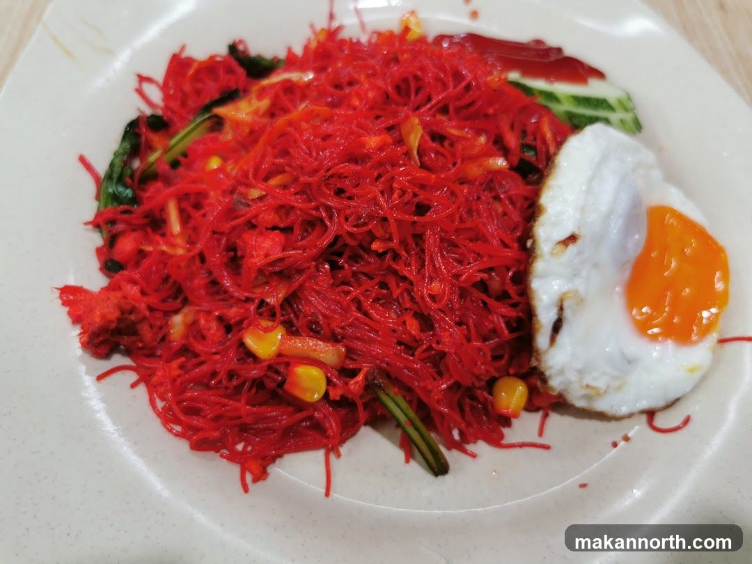 Fried Noodles with Fried Egg