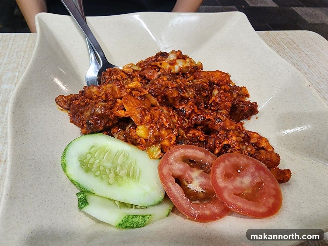 Spicy Stir-Fried Dish with Cucumber and Tomato